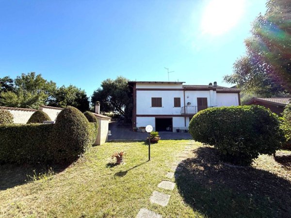 casa indipendente in vendita a Roma in zona Finocchio