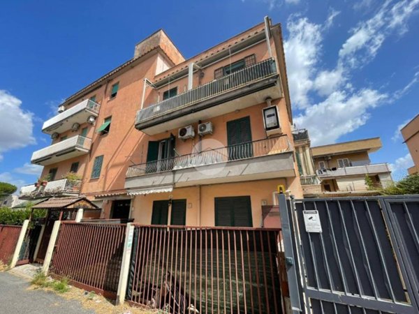 appartamento in vendita a Roma in zona Tor Vergata/Torrenova