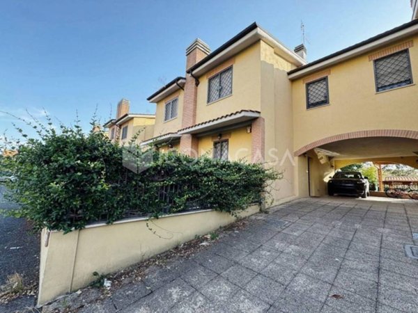 casa indipendente in vendita a Roma in zona Castelverde