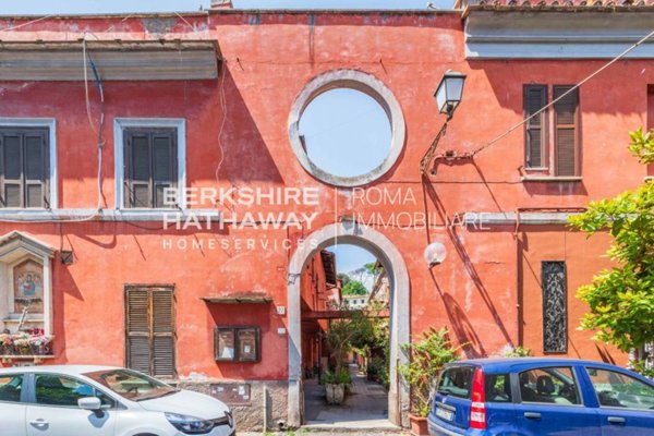 appartamento in vendita a Roma in zona Trastevere