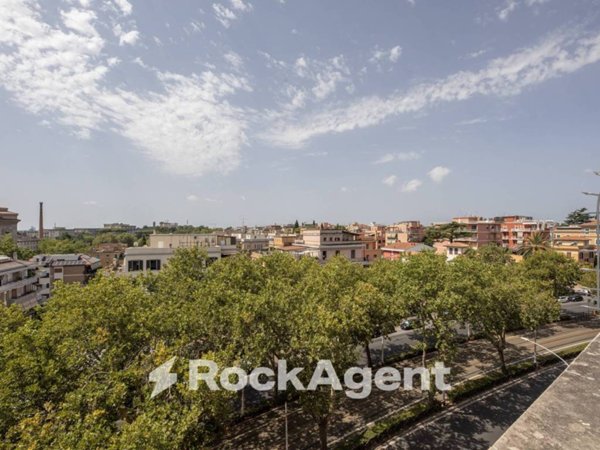 appartamento in vendita a Roma in zona Gianicolense