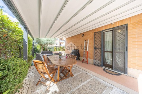 appartamento in vendita a Roma in zona Castelverde