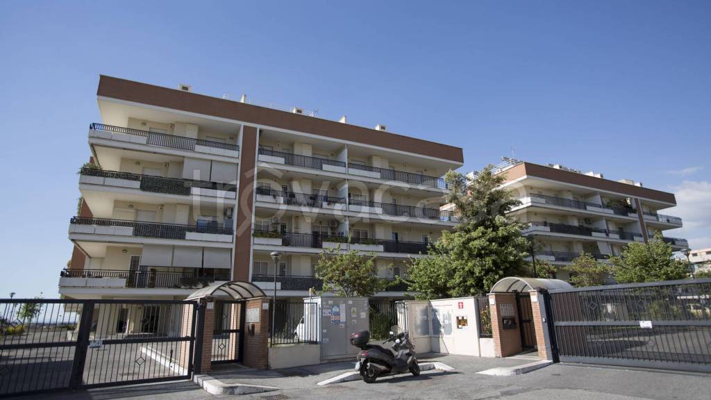 appartamento in vendita a Roma in zona Ponte di Nona