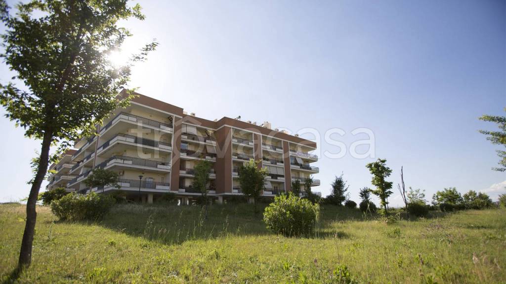 appartamento in vendita a Roma in zona Ponte di Nona