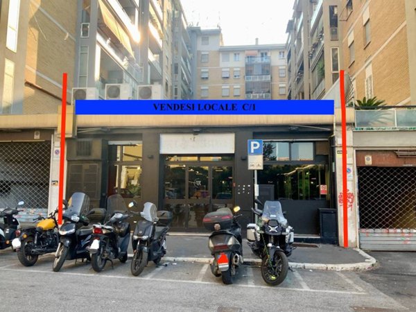 negozio in vendita a Roma in zona Prenestino-Labicano
