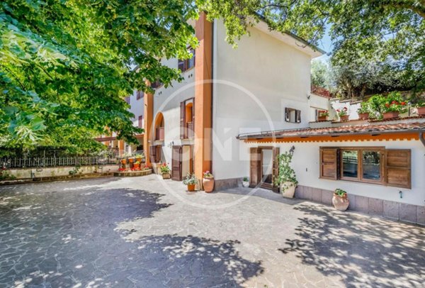 appartamento in vendita a Roma in zona Spregamore