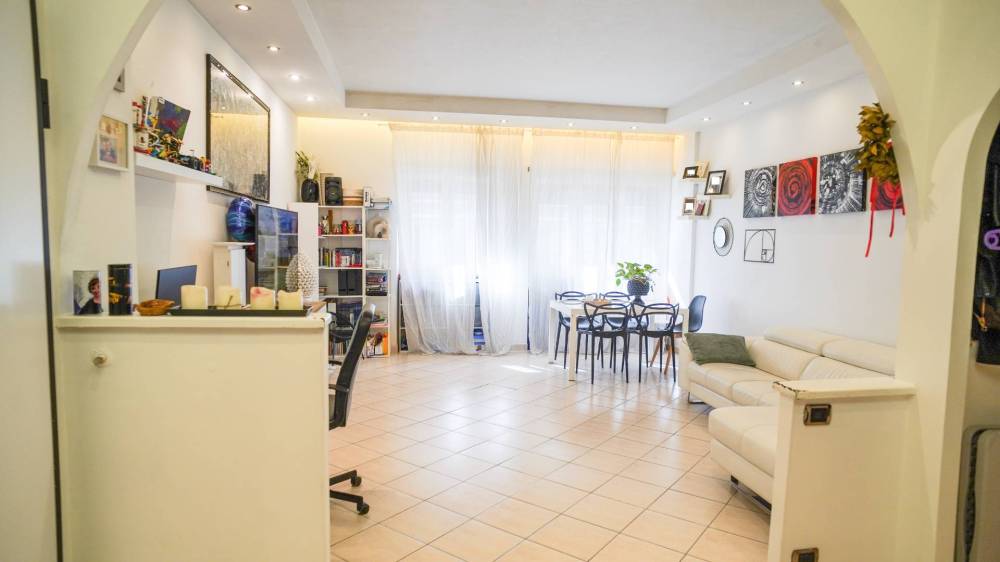 appartamento in vendita a Roma in zona Ostia