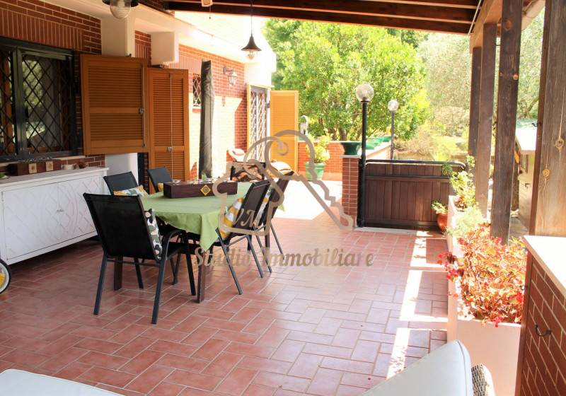 casa indipendente in vendita a Roma