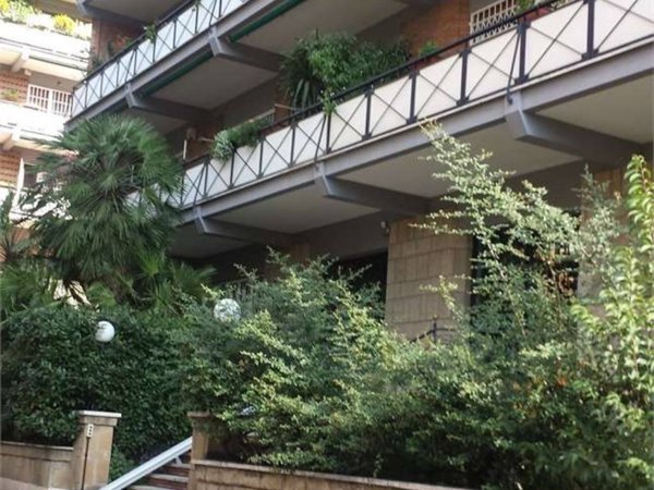 appartamento in vendita a Roma in zona Giuliano Dalmata