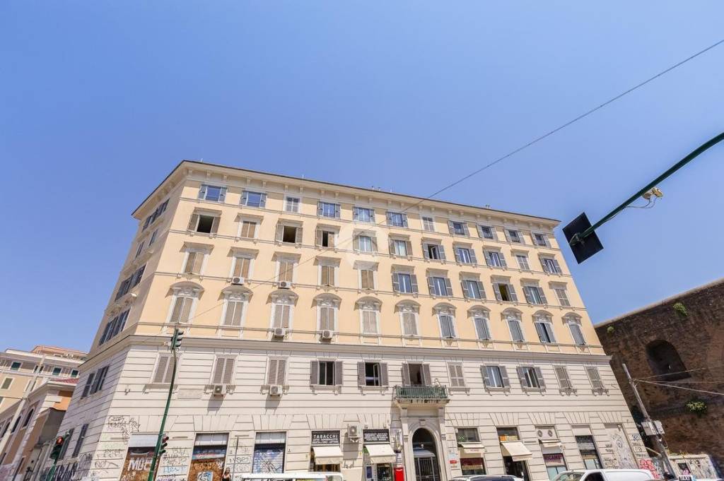 appartamento in vendita a Roma in zona Esquilino