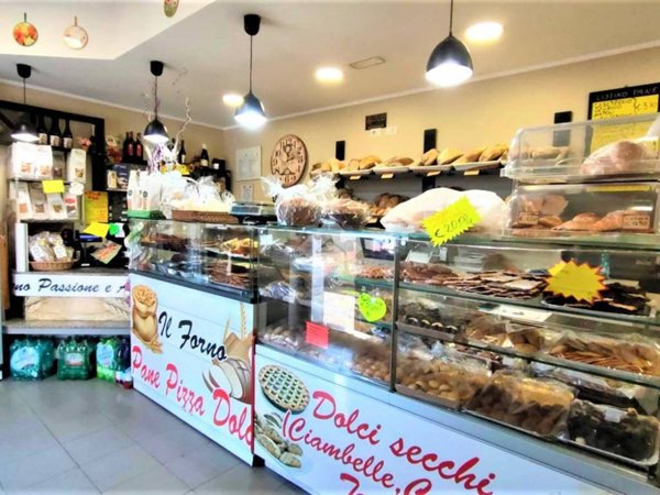 negozio in vendita a Roma in zona Romanina