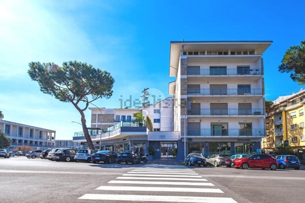 appartamento in vendita a Roma in zona EUR