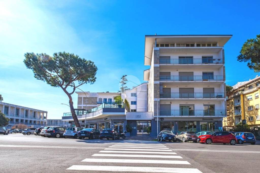 appartamento in vendita a Roma in zona EUR