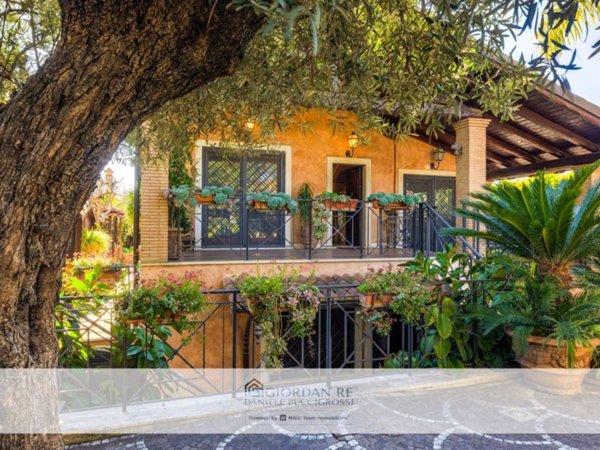 casa indipendente in vendita a Roma in zona Infernetto