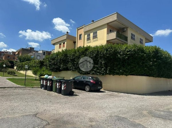 appartamento in vendita a Roma in zona Tor Bella Monaca