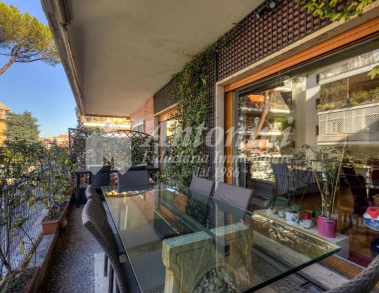 appartamento in vendita a Roma in zona Tor di Quinto