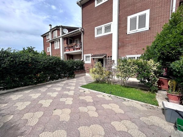 casa indipendente in vendita a Roma in zona Acilia