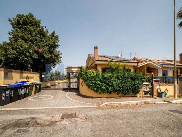 casa indipendente in vendita a Roma in zona Trigoria
