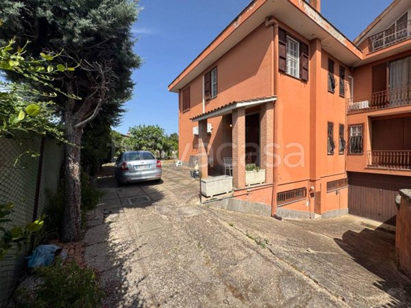 casa indipendente in vendita a Roma in zona Infernetto