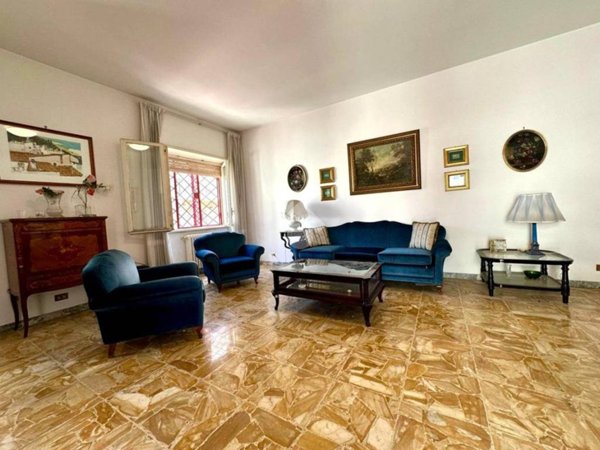 appartamento in vendita a Roma in zona Ardeatino