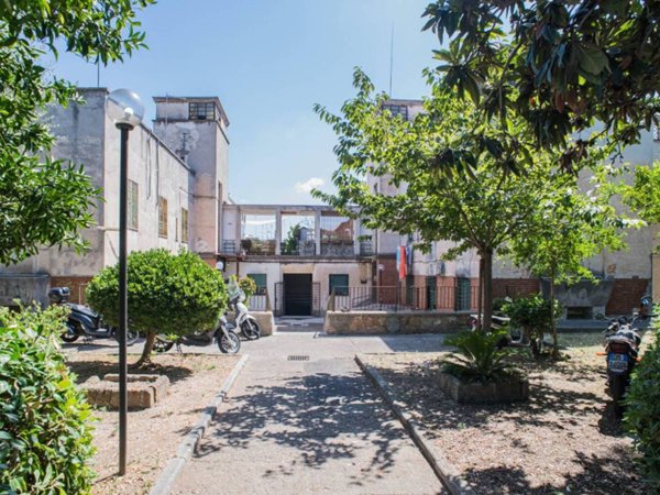 appartamento in vendita a Roma in zona Ostiense