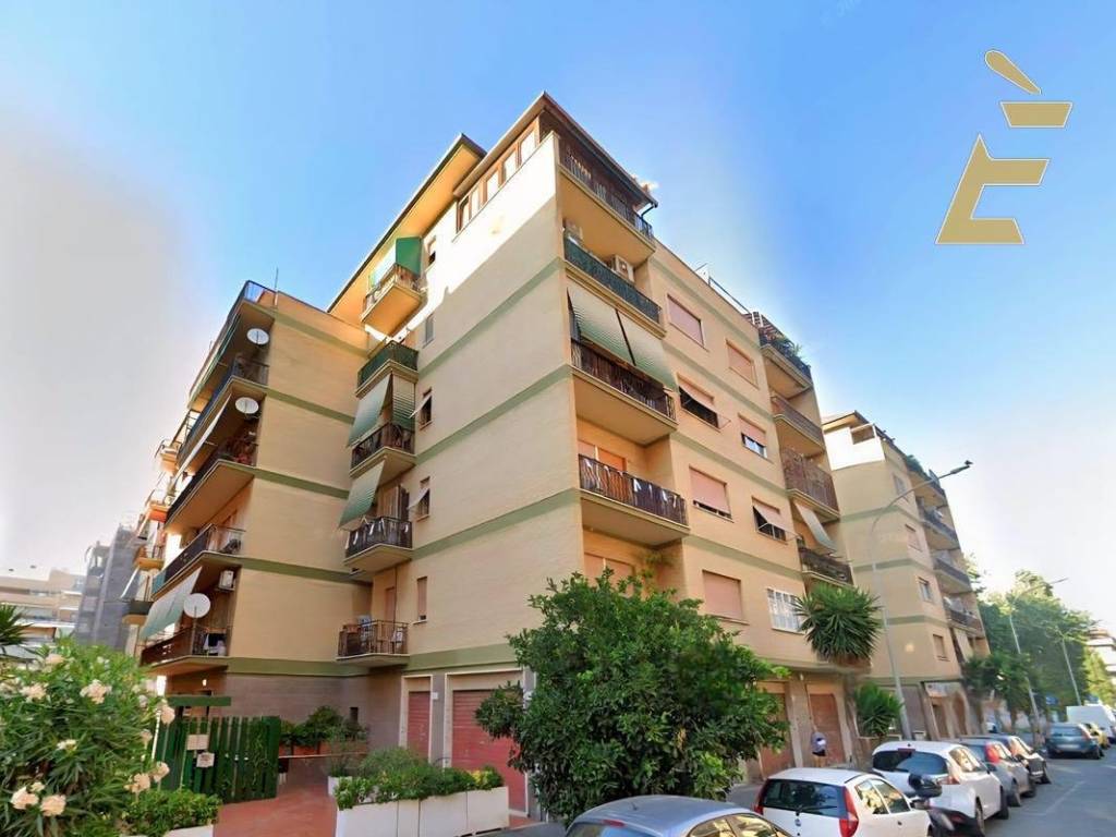 appartamento in vendita a Roma in zona Ostia