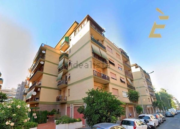 appartamento in vendita a Roma in zona Ostia