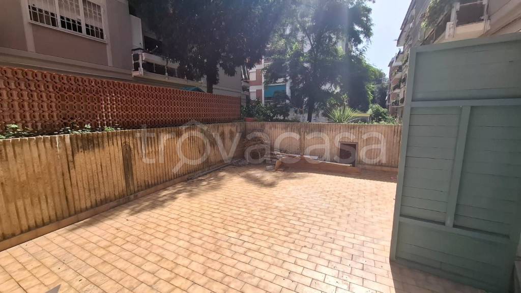 appartamento in vendita a Roma in zona Ostia