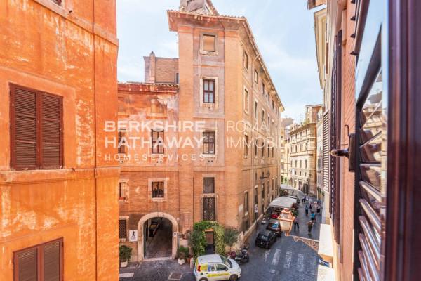 appartamento in vendita a Roma in zona Parione/Sant'Eustachio