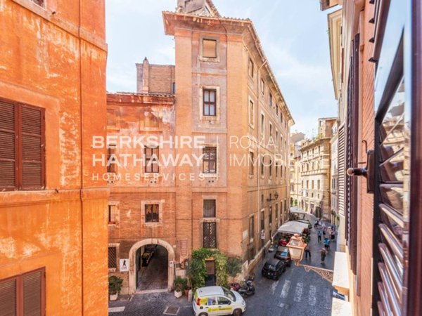 appartamento in vendita a Roma in zona Parione/Sant'Eustachio