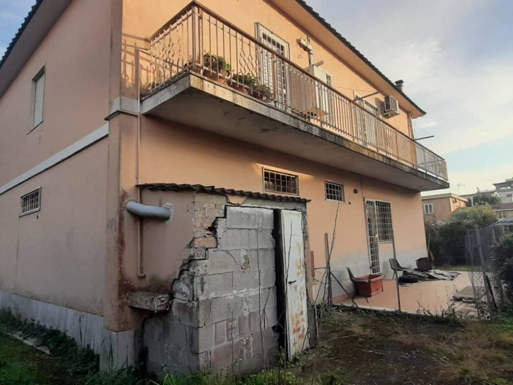 appartamento in vendita a Roma in zona Acilia