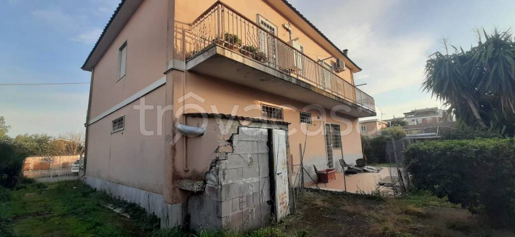 appartamento in vendita a Roma in zona Acilia
