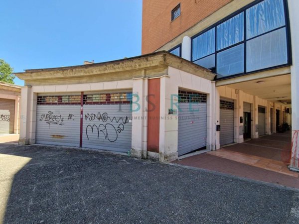 negozio in vendita a Roma in zona Monte Sacro/Talenti