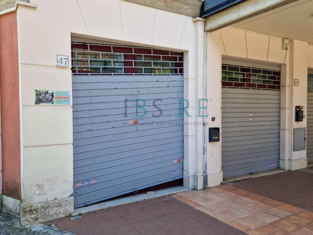 negozio in vendita a Roma in zona Monte Sacro/Talenti