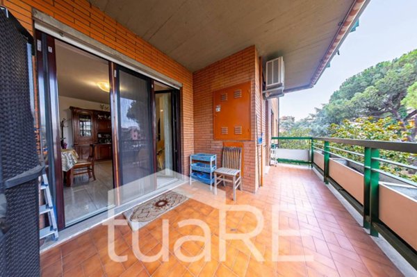 appartamento in vendita a Roma in zona Tomba di Nerone