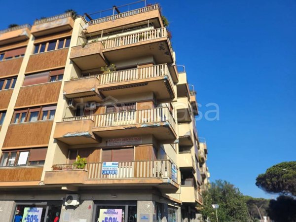appartamento in vendita a Roma in zona Ostia