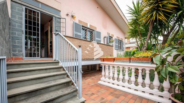 casa indipendente in vendita a Roma in zona Torre Gaia