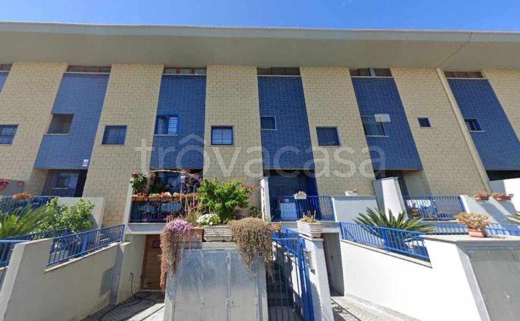 casa indipendente in vendita a Roma in zona Acilia