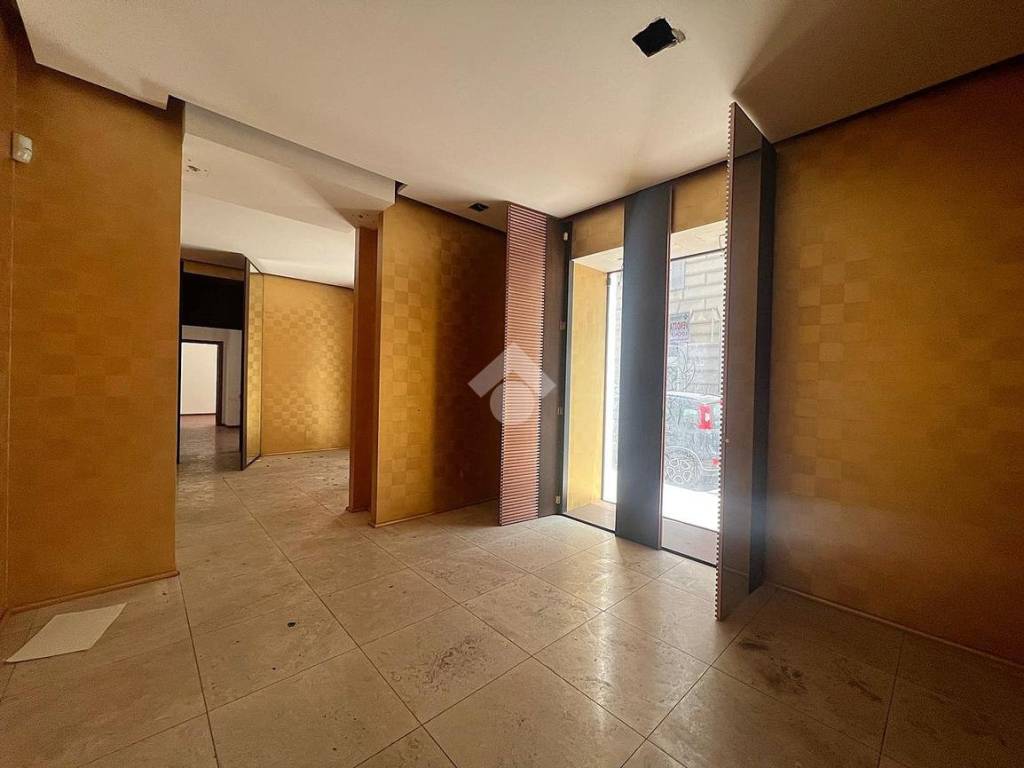 negozio in vendita a Roma in zona Ludovisi/Sallustiano