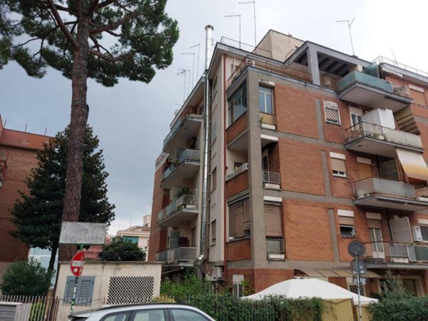 appartamento in vendita a Roma in zona Gianicolense