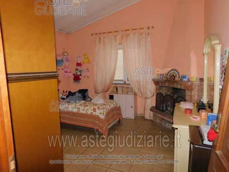 casa indipendente in vendita a Roma in zona Colle dei Pini