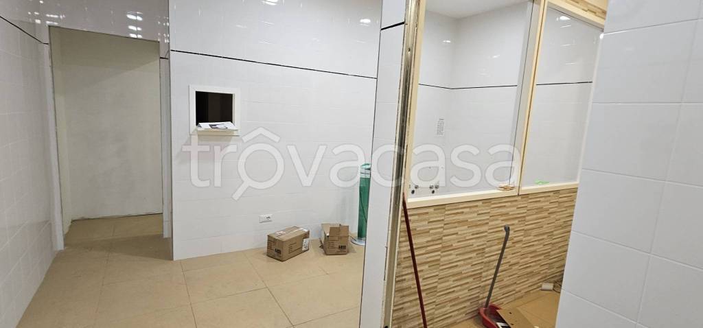 negozio in vendita a Roma in zona Torrevecchia