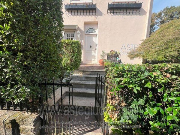 casa indipendente in vendita a Roma in zona Magliana Vecchia