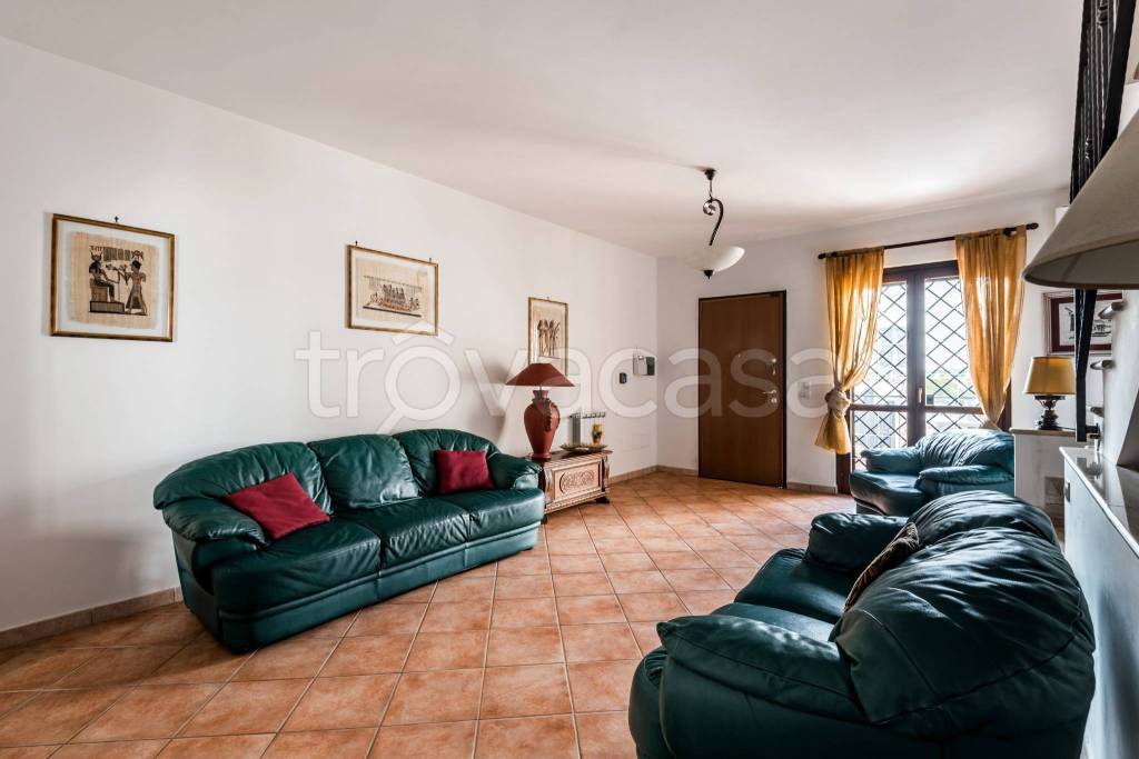 casa indipendente in vendita a Roma in zona Infernetto