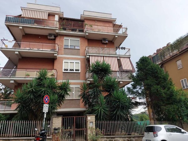 appartamento in vendita a Roma in zona Gianicolense