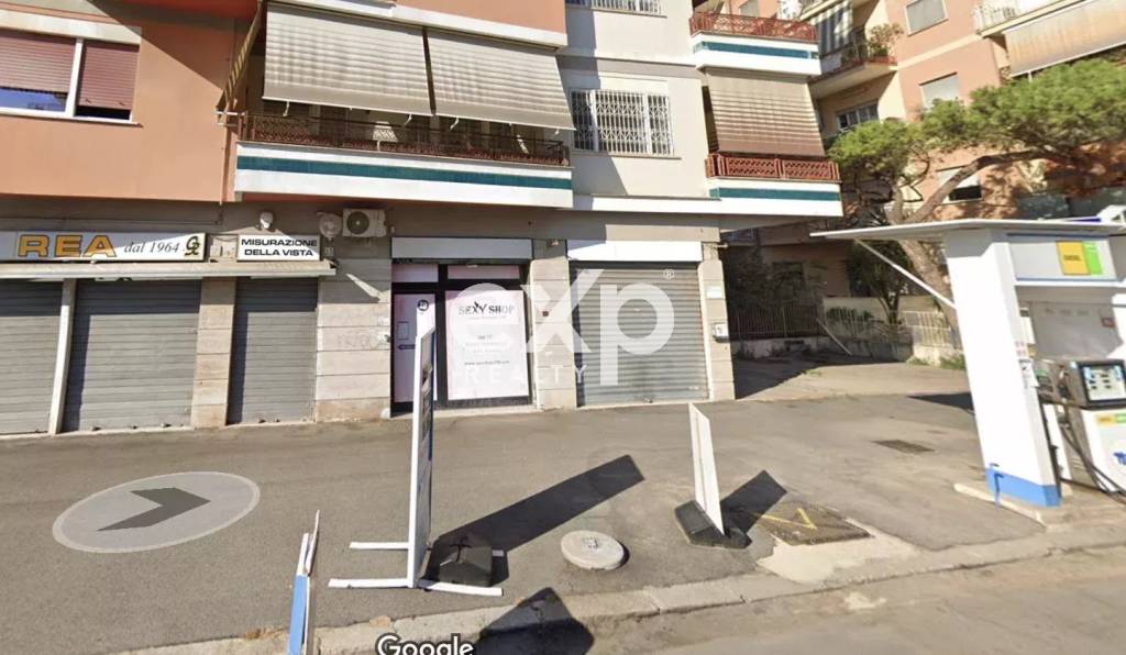 negozio in vendita a Roma in zona Ostia