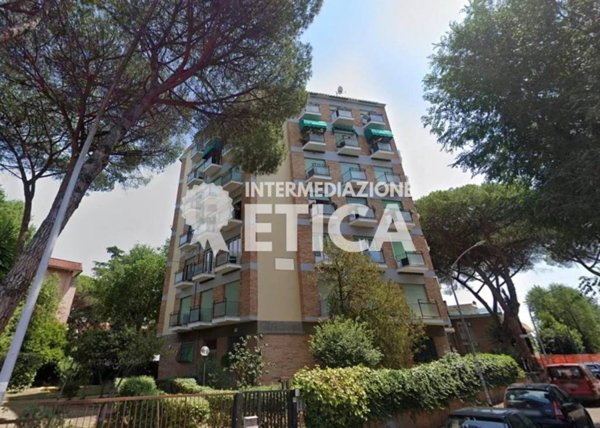 appartamento in vendita a Roma in zona Giuliano Dalmata