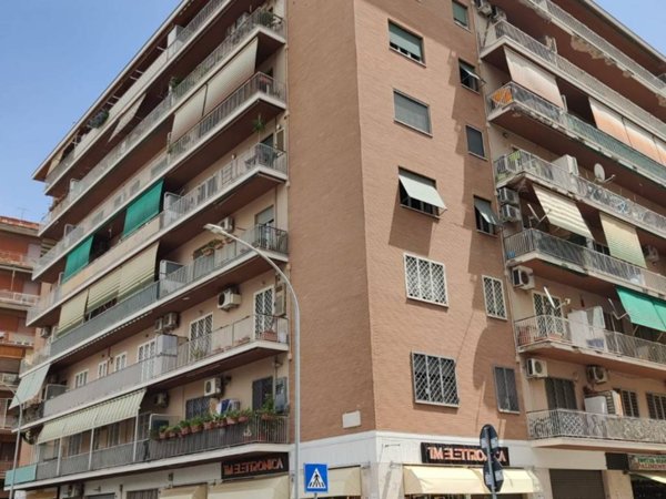 appartamento in vendita a Roma in zona Don Bosco