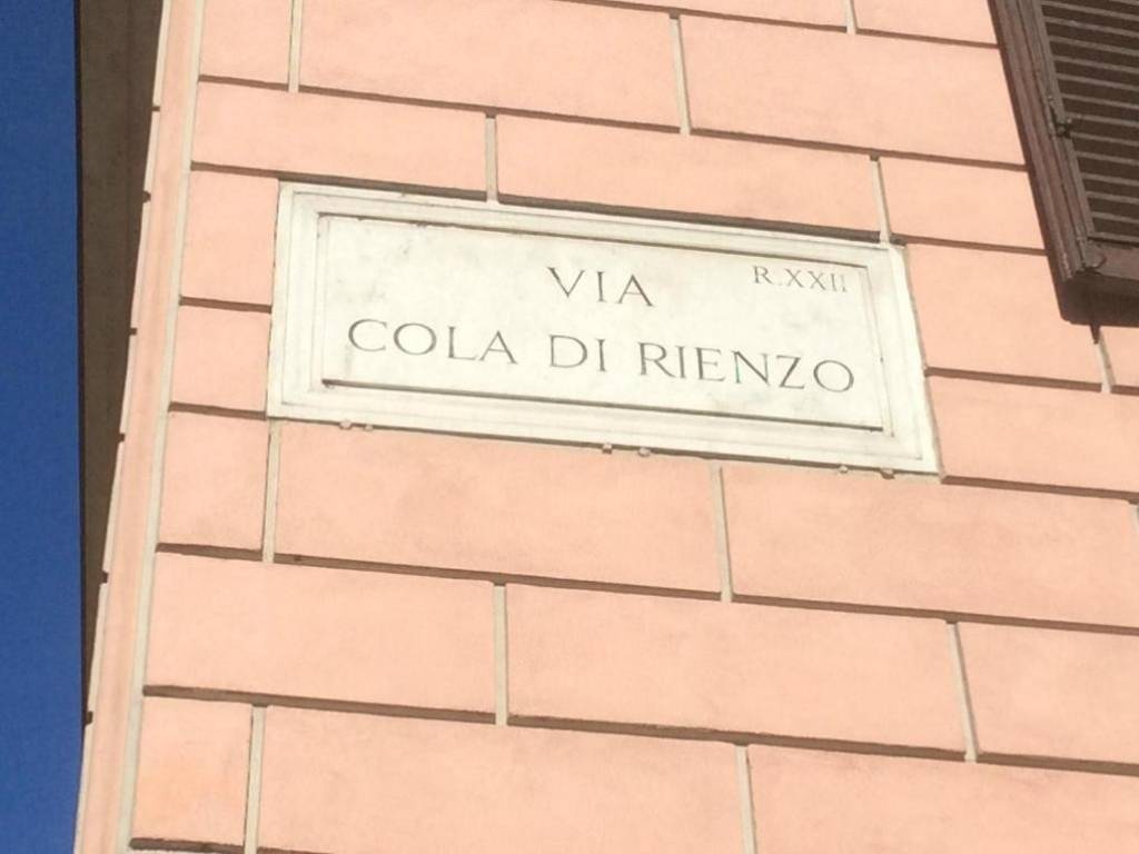 negozio in vendita a Roma in zona Rione Prati