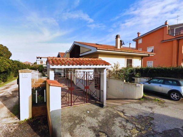 casa indipendente in vendita a Roma in zona Casal Morena